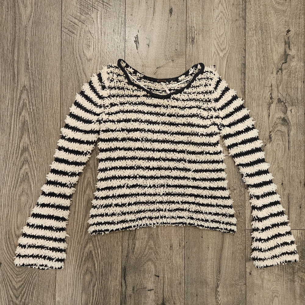 Free People Grunge Shag Dark Gray and White Knit Trumpet Sleeve Sweater Size S